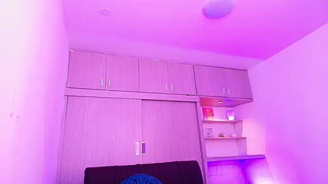 Snapshot of Shenoa1 chatting on 03-13-25, 05:28 Shenoa1 online show from 03-13-25, 05:28