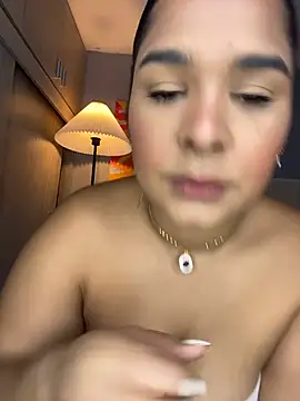 Snapshot of Shenoa1 chatting on 10-31-25, 02:07 Shenoa1 online show from 10-31-25, 02:07