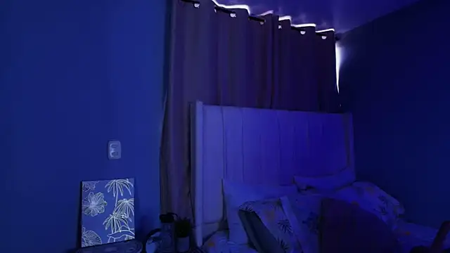 Snapshot of Shenoa1 chatting on 11-05-25, 02:06 Shenoa1 online show from 11-05-25, 02:06