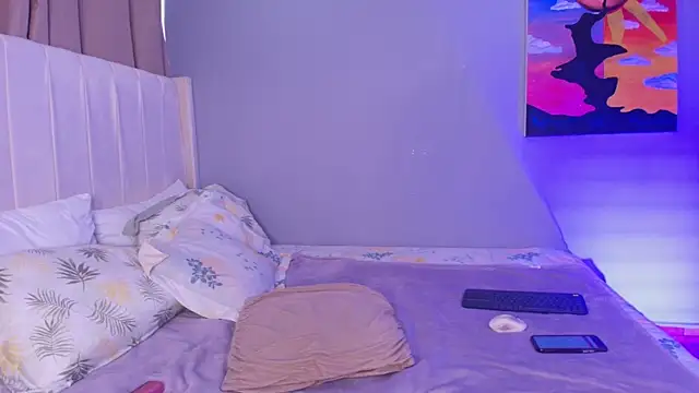 Snapshot of Shenoa1 chatting on 11-07-25, 02:39 Shenoa1 online show from 11-07-25, 02:39