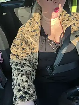 Snapshot of queenpeachi chatting on 12-12-24, 01:06 queenpeachi online show from 12-12-24, 01:06