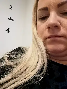 Snapshot of queenpeachi chatting on 02-17-25, 05:14 queenpeachi online show from 02-17-25, 05:14