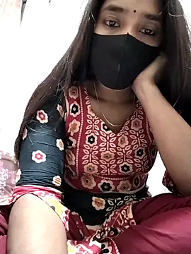 Snapshot of Etha-Moni chatting on 02-04-25, 10:54 Etha-Moni online show from 02-04-25, 10:54