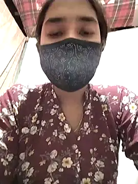 Snapshot of Etha-Moni chatting on 03-05-25, 09:04 Etha-Moni online show from 03-05-25, 09:04