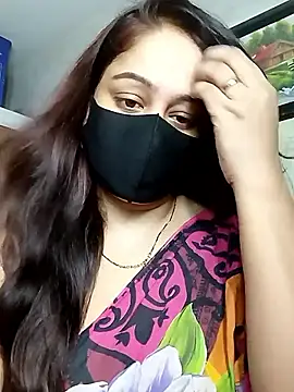 Snapshot of Etha-Moni chatting on 09-15-25, 10:43 Etha-Moni online show from 09-15-25, 10:43