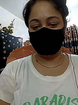 Snapshot of Etha-Moni chatting on 09-17-25, 08:21 Etha-Moni online show from 09-17-25, 08:21