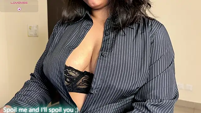Snapshot of ohh_mona chatting on 05-01-26, 07:18 ohh mona online show from 05-01-26, 07:18