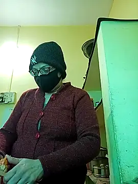 heenage online show from 12-17-25, 07:14