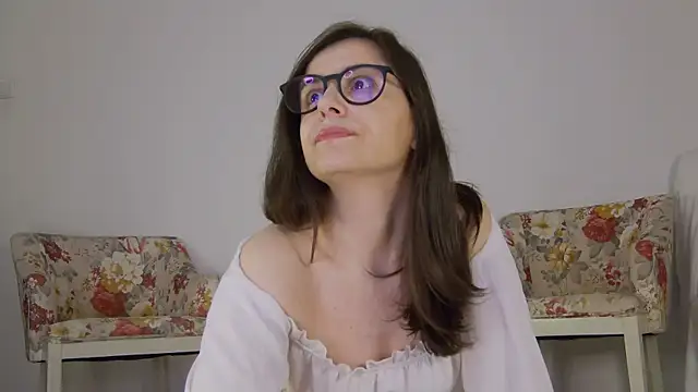 Snapshot of SophieeRain chatting on 10-15-25, 11:16 SophieeRain online show from 10-15-25, 11:16