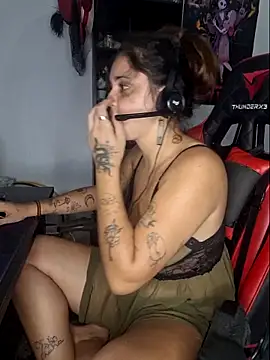 luuhcat09 online show from 10-29-25, 03:53