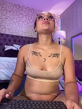 EMILYY FOXY online show from 06-15-26, 07:05