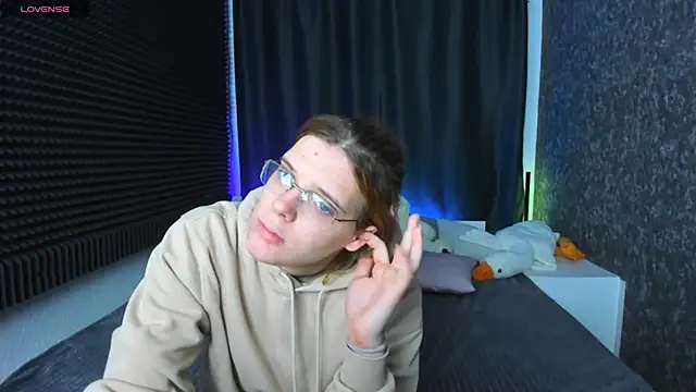 KIKI Krash online show from 01-30-25, 10:08