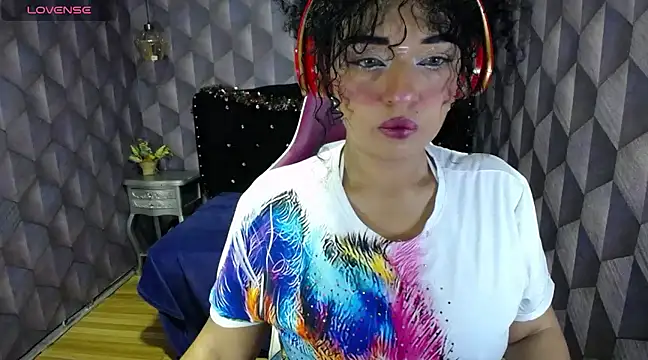Sofiacowperx online show from 12-30-24, 05:34