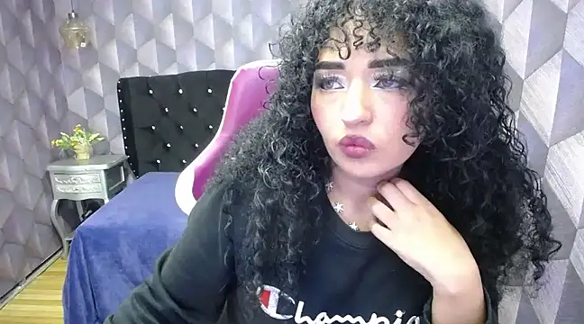 Sofiacowperx online show from 01-31-25, 03:22