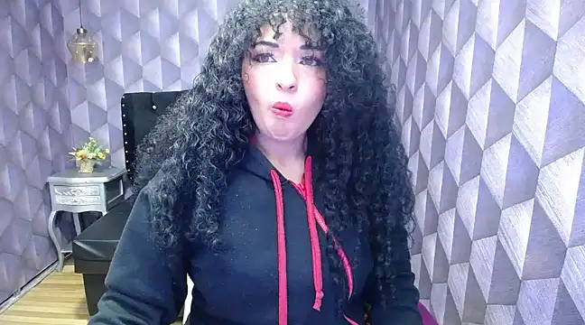 Sofiacowperx online show from 02-08-25, 11:22
