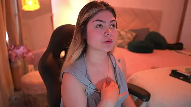 Lau Bee online show from 10-19-25, 05:24