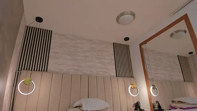 laura smith33 online show from 10-01-25, 02:23