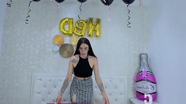 Clarisse28 online show from 12-22-24, 07:42