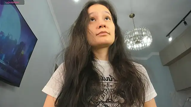 miss shine online show from 01-31-25, 04:03