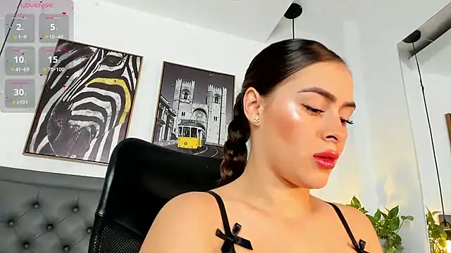 Snapshot of alicee_cooper chatting on 02-20-25, 02:24 alicee cooper online show from 02-20-25, 02:24