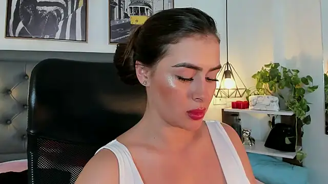 Snapshot of alicee_cooper chatting on 03-10-25, 05:39 alicee cooper online show from 03-10-25, 05:39