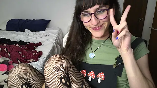 Snapshot of Alice_love29 chatting on 12-27-24, 03:31 Alice love29 online show from 12-27-24, 03:31