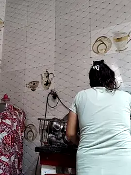 Snapshot of illay_love chatting on 03-01-25, 06:03 illay love online show from 03-01-25, 06:03