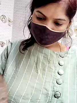 Snapshot of illay_love chatting on 03-03-25, 09:44 illay love online show from 03-03-25, 09:44