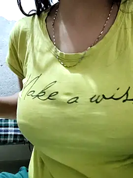 Snapshot of illay_love chatting on 03-04-25, 11:08 illay love online show from 03-04-25, 11:08