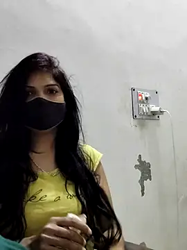 Snapshot of illay_love chatting on 03-04-25, 02:10 illay love online show from 03-04-25, 02:10