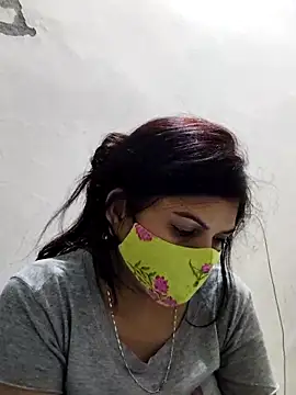 Snapshot of illay_love chatting on 03-05-25, 05:18 illay love online show from 03-05-25, 05:18