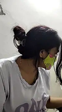 Snapshot of illay_love chatting on 03-08-25, 05:43 illay love online show from 03-08-25, 05:43