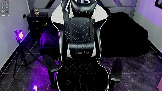 Nahomi-Hill online show from 02-04-25, 10:45