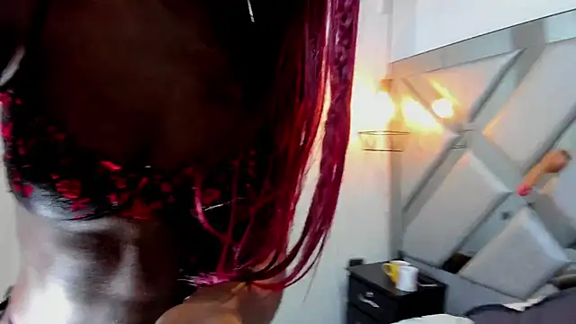 Nahomi-Hill online show from 09-10-25, 09:26