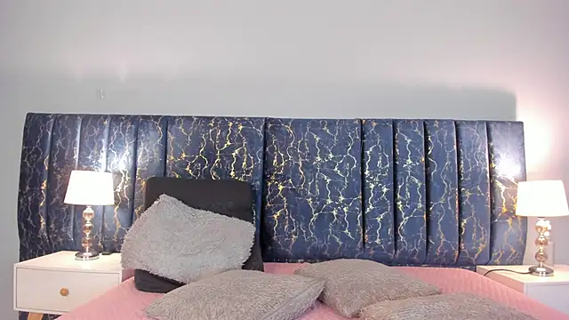 Sophia Lemos online show from 10-16-25, 02:07