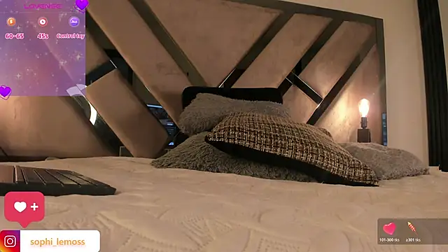 Sophia Lemos online show from 02-04-26, 12:44