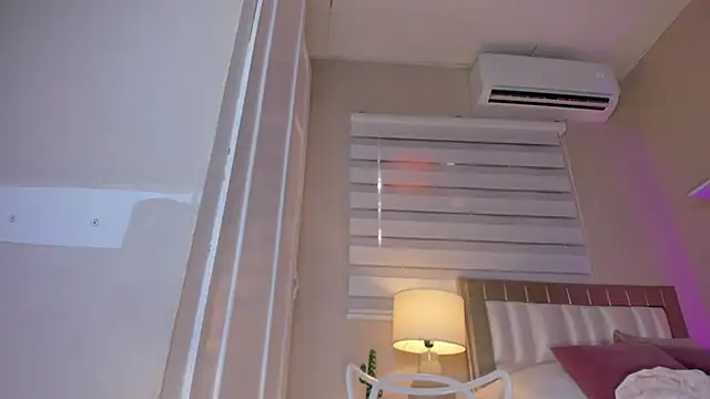 zoe sky  online show from 02-07-25, 05:51