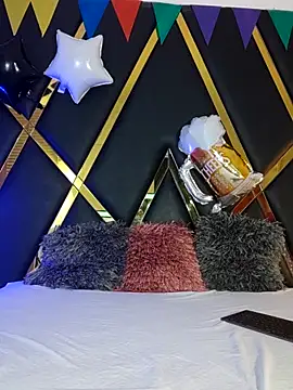 Adel Nesbiit online show from 09-26-25, 07:29