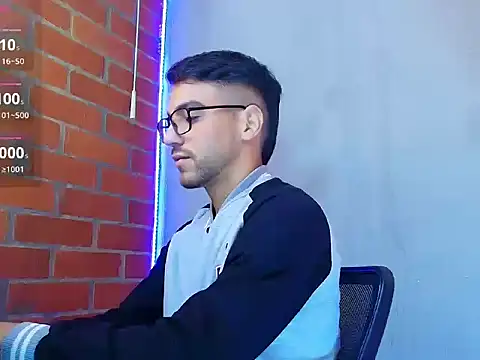 Leandro valenzuela online show from 10-13-25, 03:12