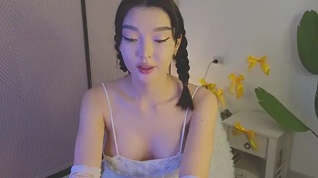 AudreyMell online show from 12-24-24, 03:26