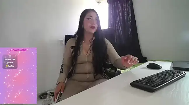 Snapshot of Estefany777 chatting on 01-07-25, 08:31 Estefany777 online show from 01-07-25, 08:31