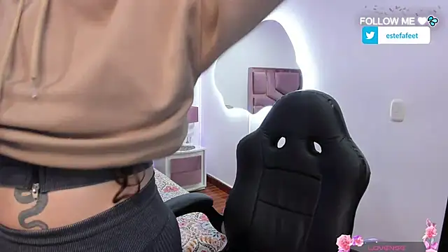 Snapshot of Estefany777 chatting on 03-20-25, 10:32 Estefany777 online show from 03-20-25, 10:32