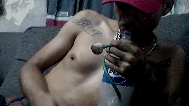 Snapshot of _Dmente_ chatting on 09-11-25, 01:28 Dmente online show from 09-11-25, 01:28