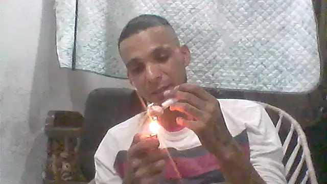 Snapshot of _Dmente_ chatting on 10-15-25, 09:09 Dmente online show from 10-15-25, 09:09