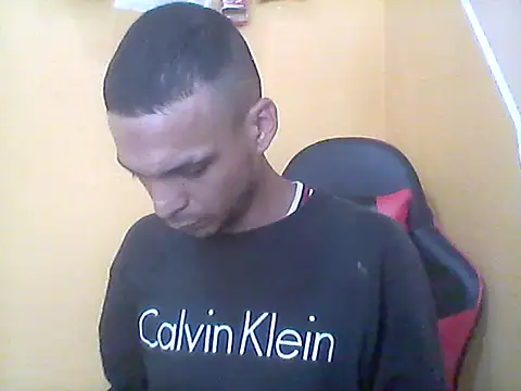 Snapshot of _Dmente_ chatting on 10-18-25, 08:09 Dmente online show from 10-18-25, 08:09