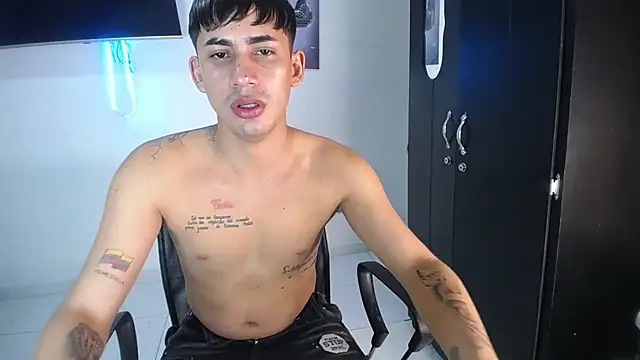 boy latino sex online show from 10-15-25, 06:13