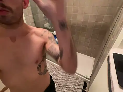 Snapshot of RuffClvb chatting on 02-13-25, 04:43 RuffClvb online show from 02-13-25, 04:43