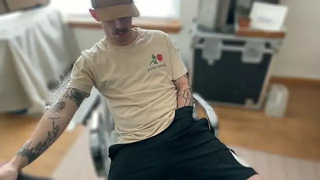 Snapshot of RuffClvb chatting on 03-20-26, 08:14 RuffClvb online show from 03-20-26, 08:14