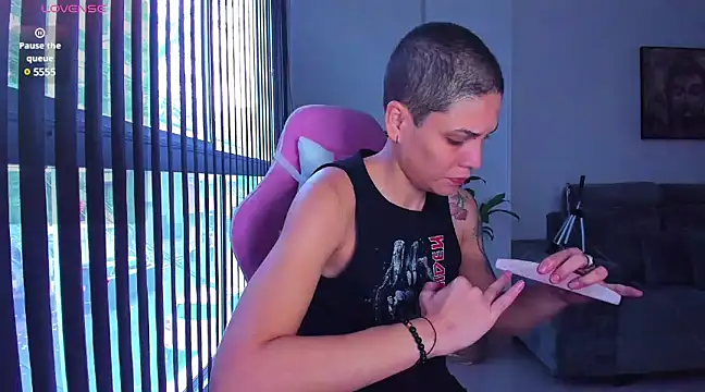 Charlee pink online show from 01-04-25, 08:48