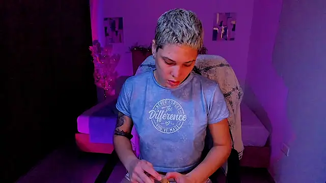 Charlee pink online show from 10-10-25, 02:05